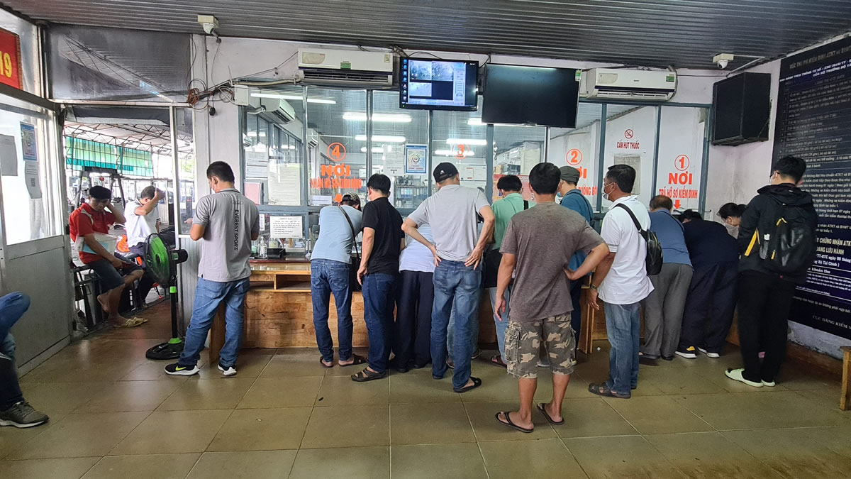 thay kính ô tô, kính chắn gió, kính lái, kính trước ô tô