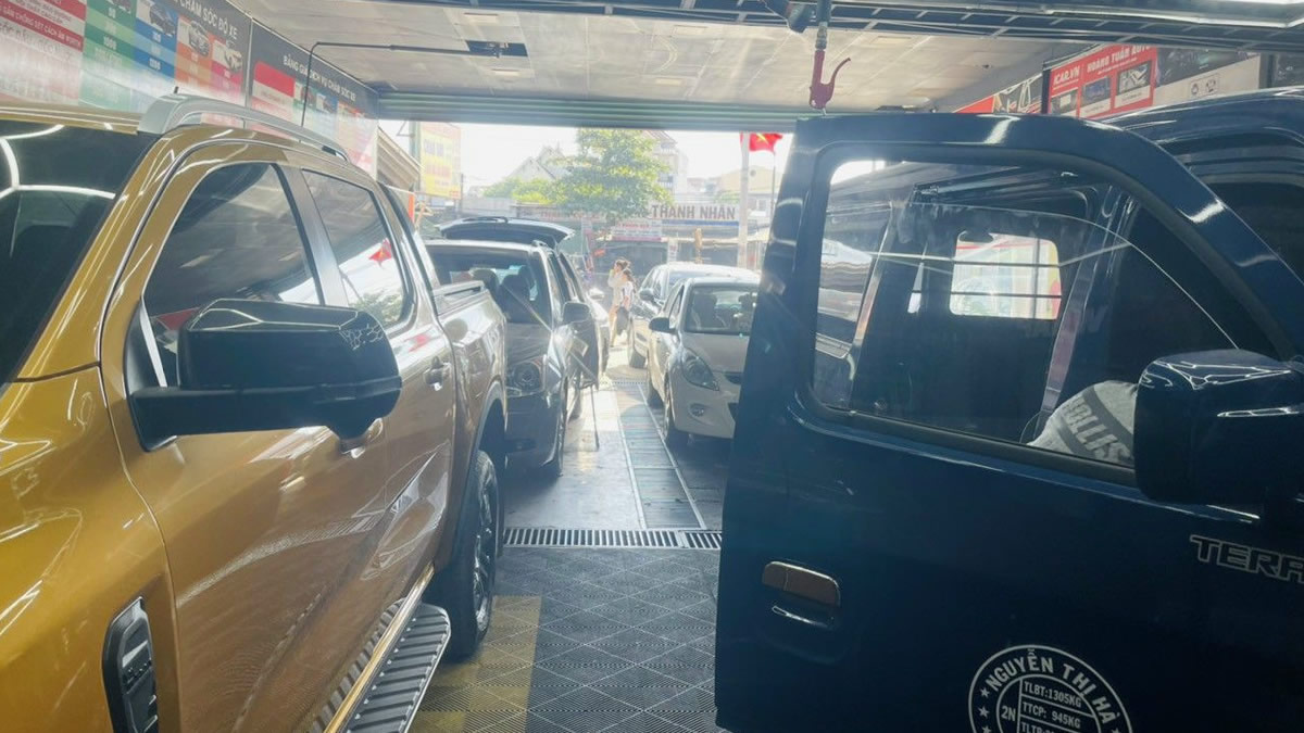 thay kính ô tô, kính chắn gió, kính lái, kính trước ô tô