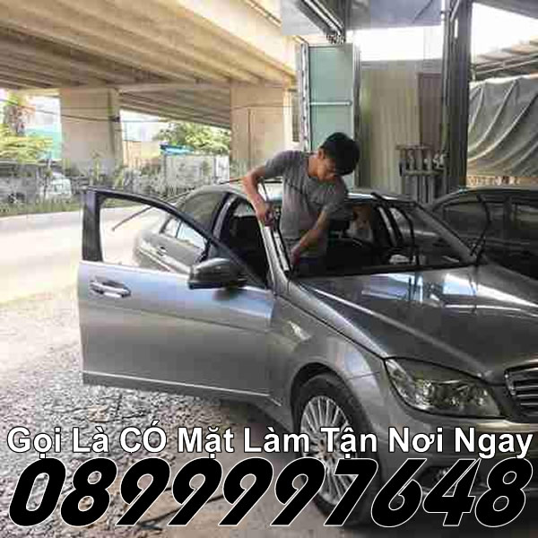 Thay kính ô tô mercedes ben