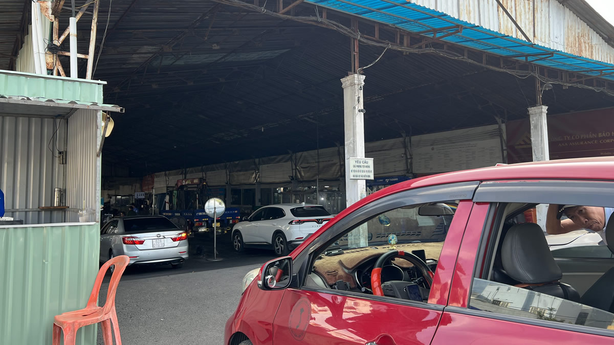 thay kính ô tô, kính chắn gió, kính lái, kính trước ô tô